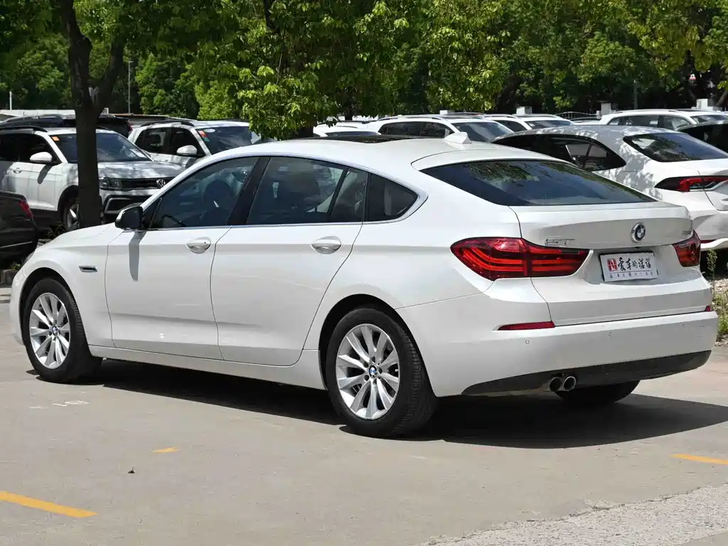 BMW 5 Series GT — миниатюра 3