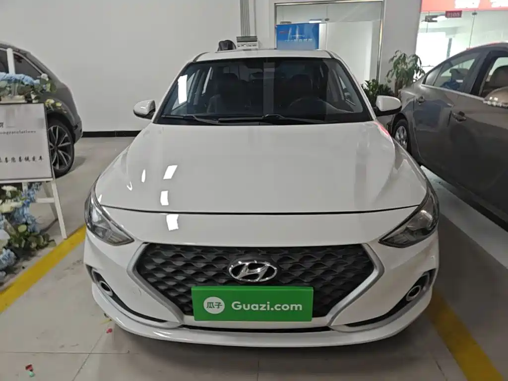 Hyundai Elantra — миниатюра 3