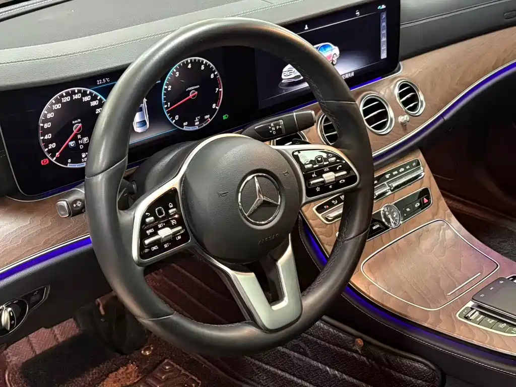 MERCEDES-BENZ E CLASS