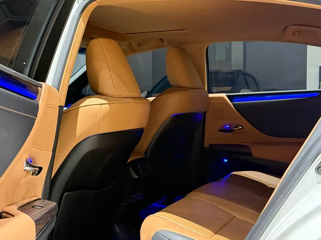 Lexus ES — миниатюра 8