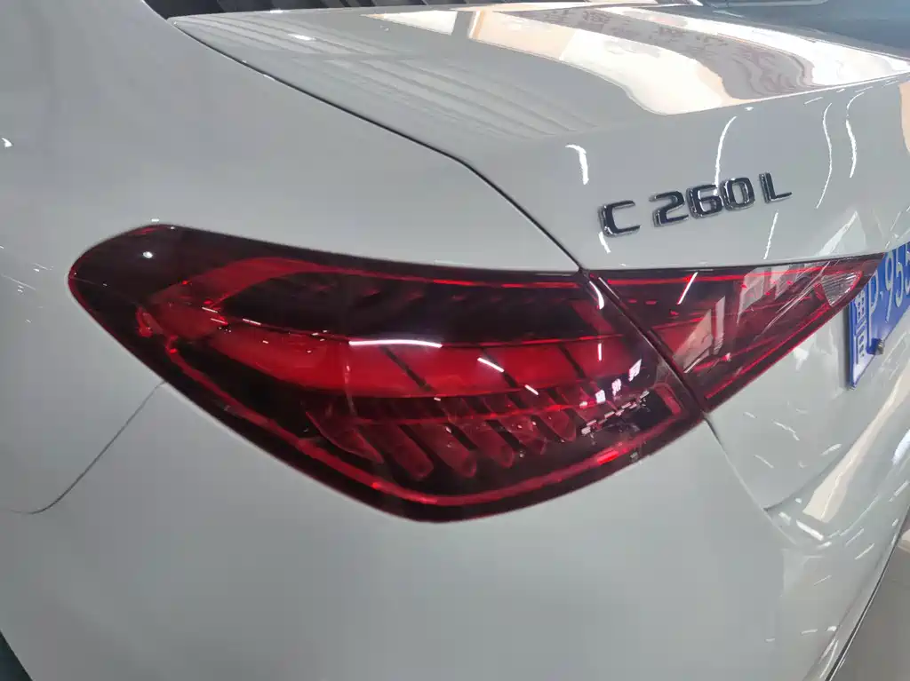 Mercedes-Benz C-Class — миниатюра 16