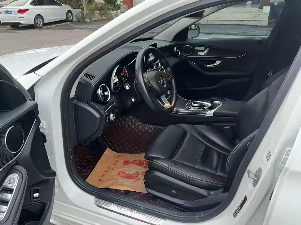 Mercedes-Benz C-Class — миниатюра 5