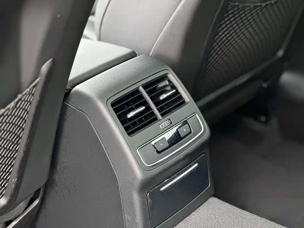 Audi A4L — миниатюра 8