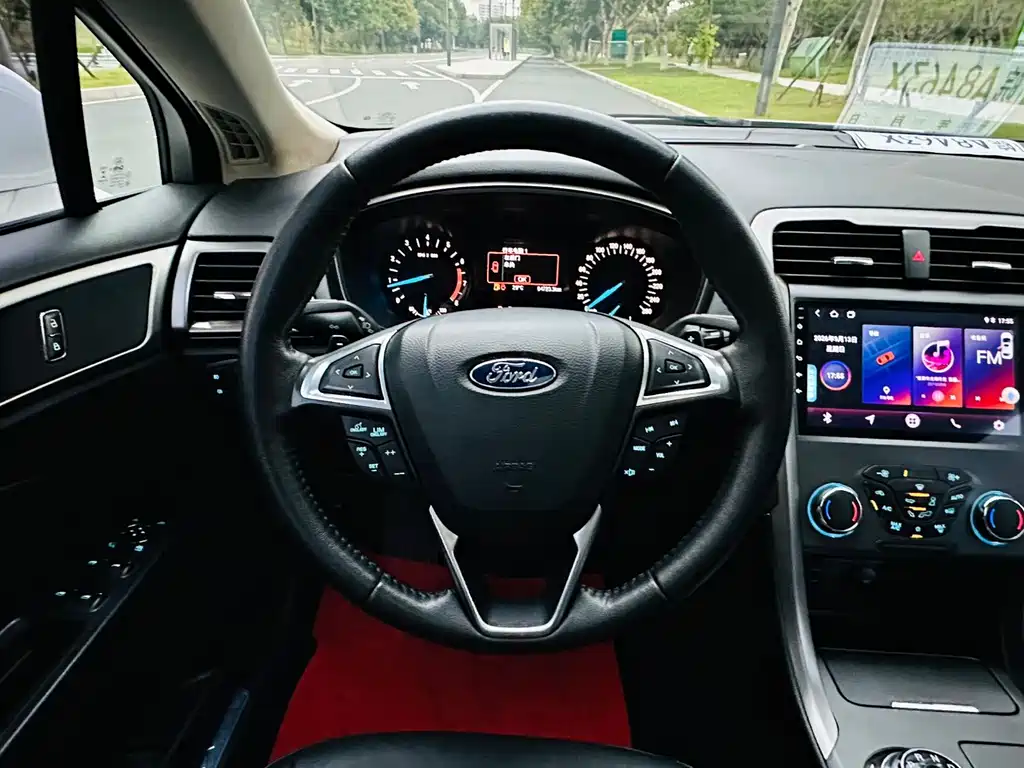 Ford Mondeo — миниатюра 11