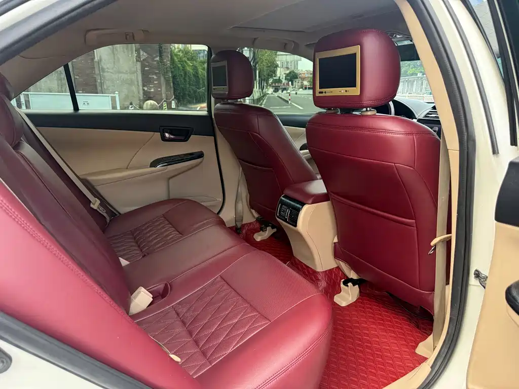 Toyota Camry — миниатюра 9