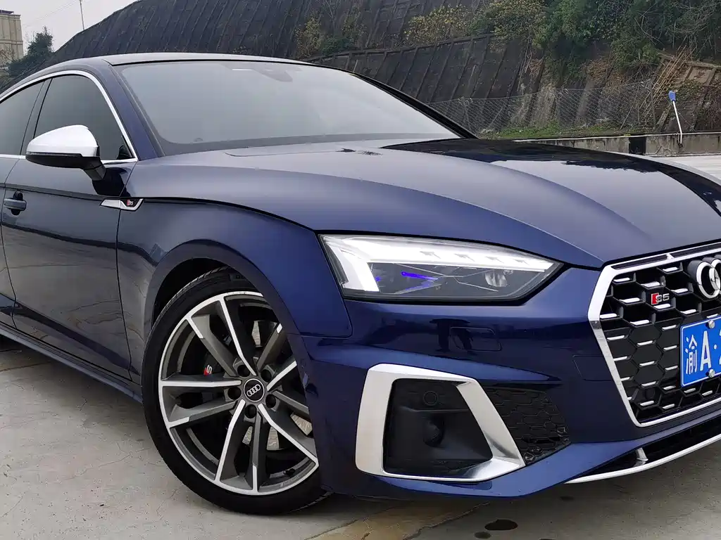 AUDI S5