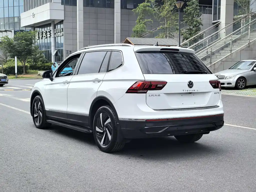 Volkswagen Tiguan L — миниатюра 3