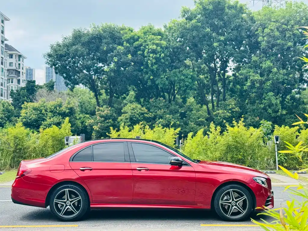 Mercedes-Benz E-Class (Import) — миниатюра 12