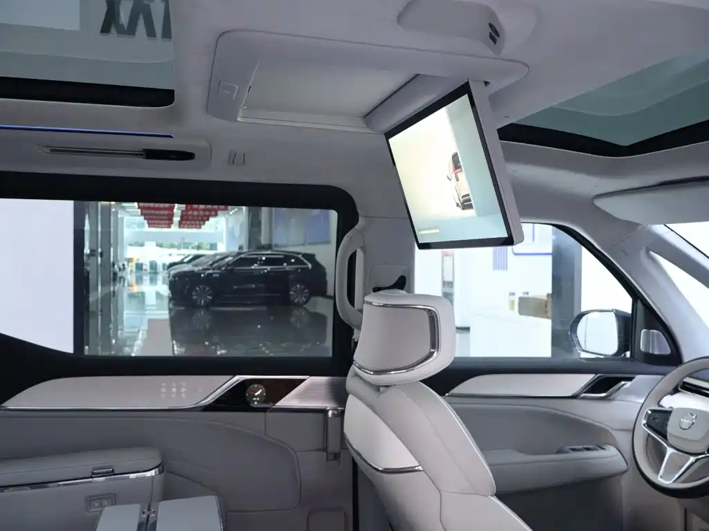 Volvo EM90 — миниатюра 26