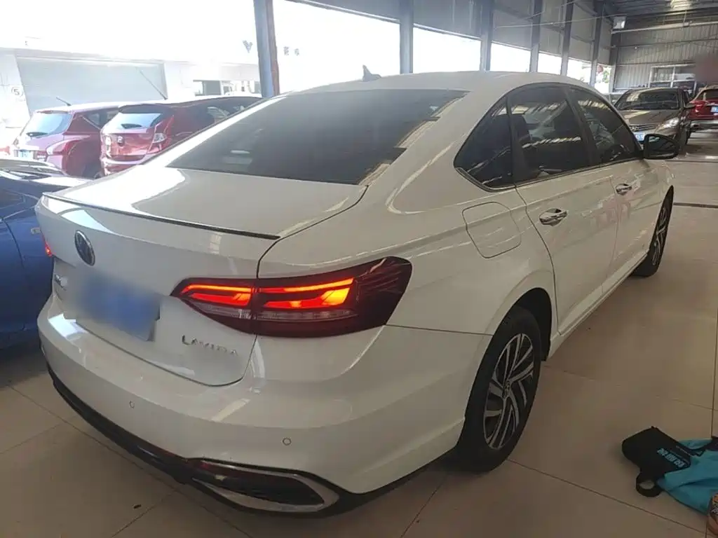 Volkswagen Lavida — миниатюра 7