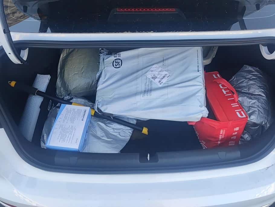 Geely Emgrand 1.5 л 2025 г. Белый, пробег 2500 км
