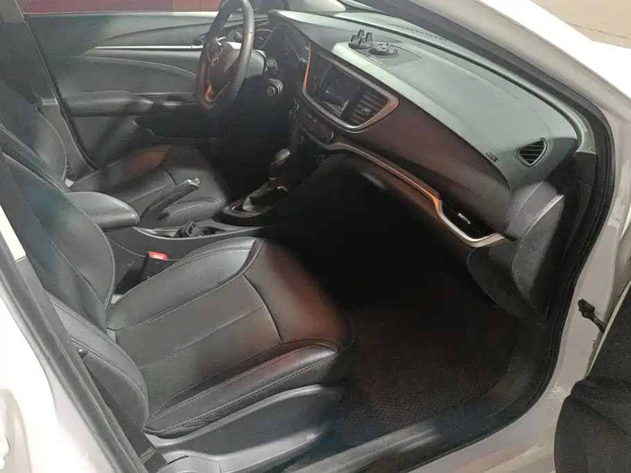 Buick Excelle — миниатюра 8