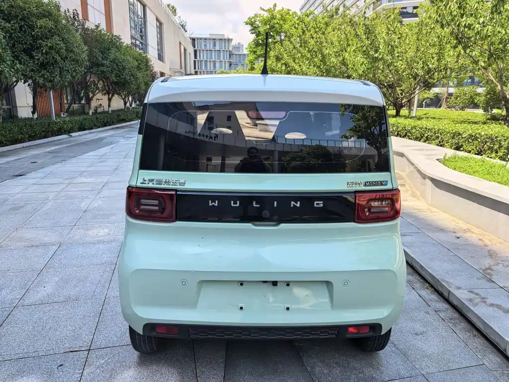 Wuling MINIEV — миниатюра 5