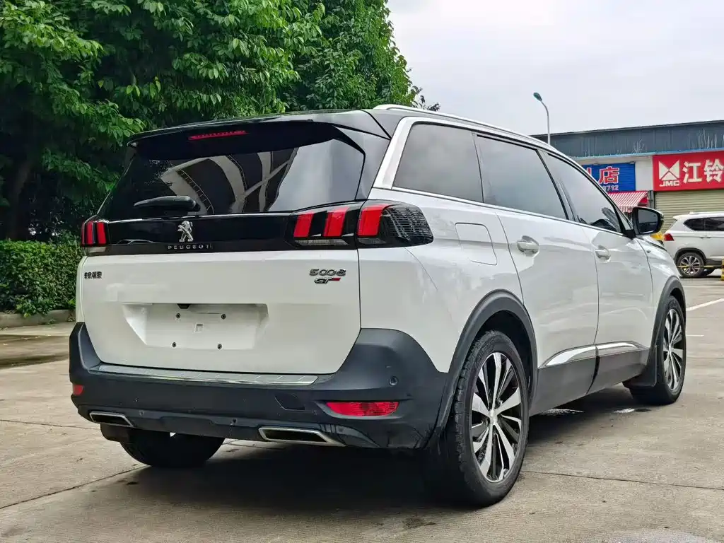 Peugeot 5008 — миниатюра 7