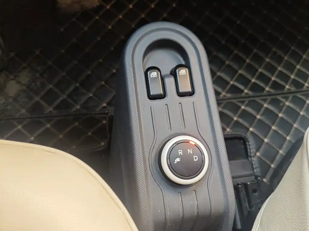 Wuling MINIEV — миниатюра 11
