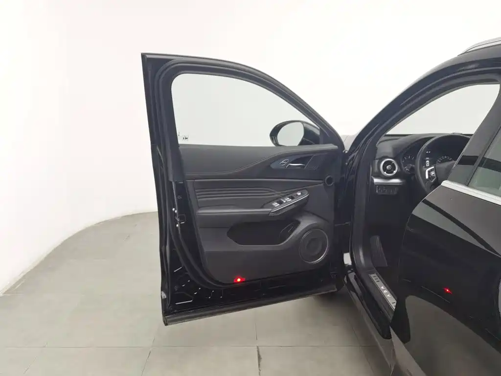 Wey Wey VV5 — миниатюра 8