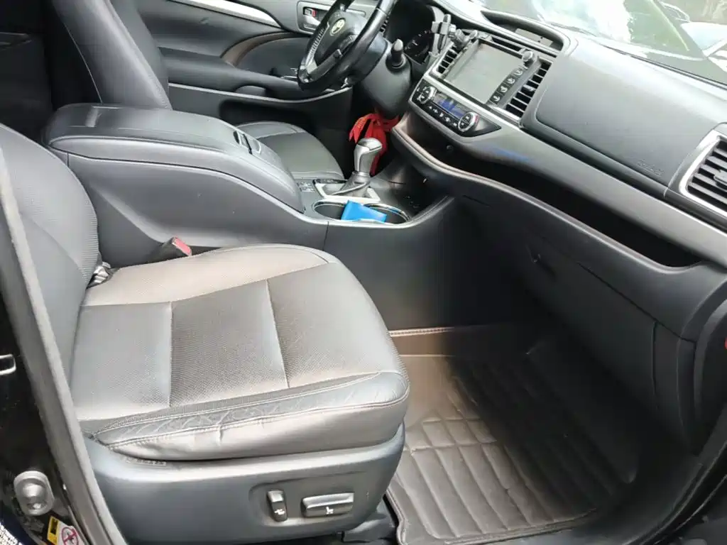Toyota Highlander — миниатюра 25
