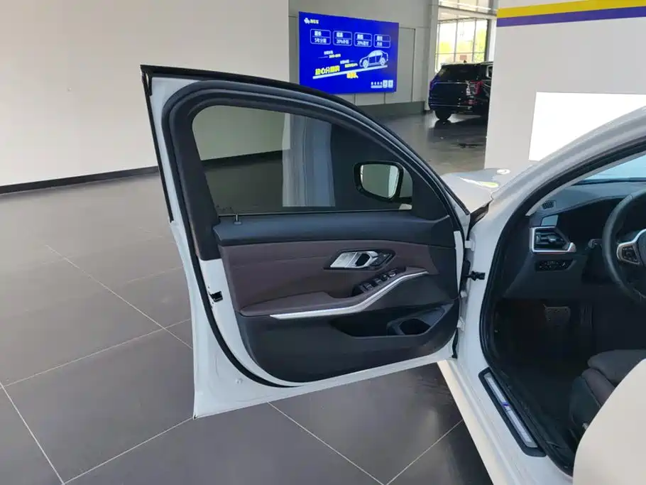 BMW 3 Series — миниатюра 7