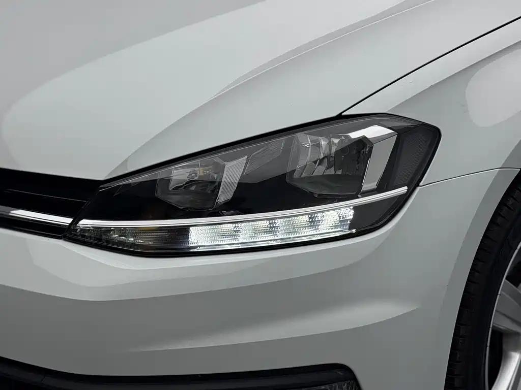 Volkswagen Golf — миниатюра 14