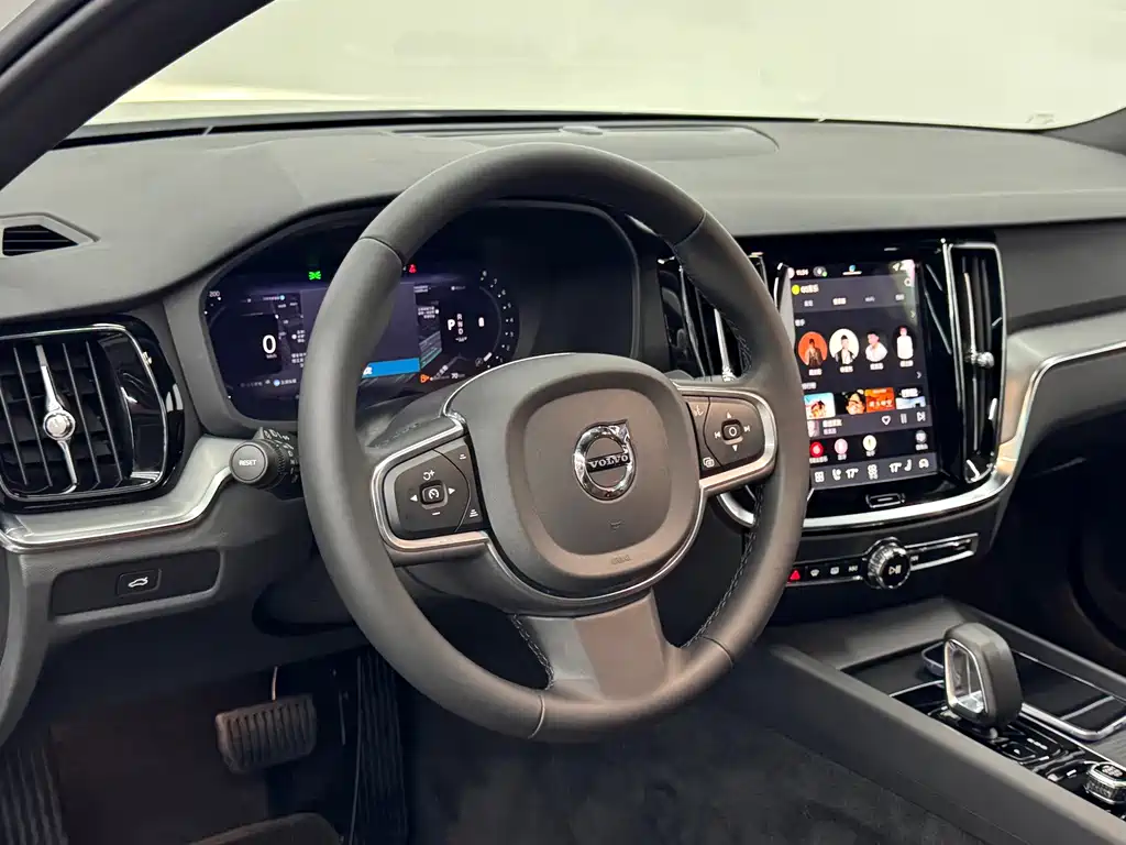 Volvo S60 — миниатюра 6
