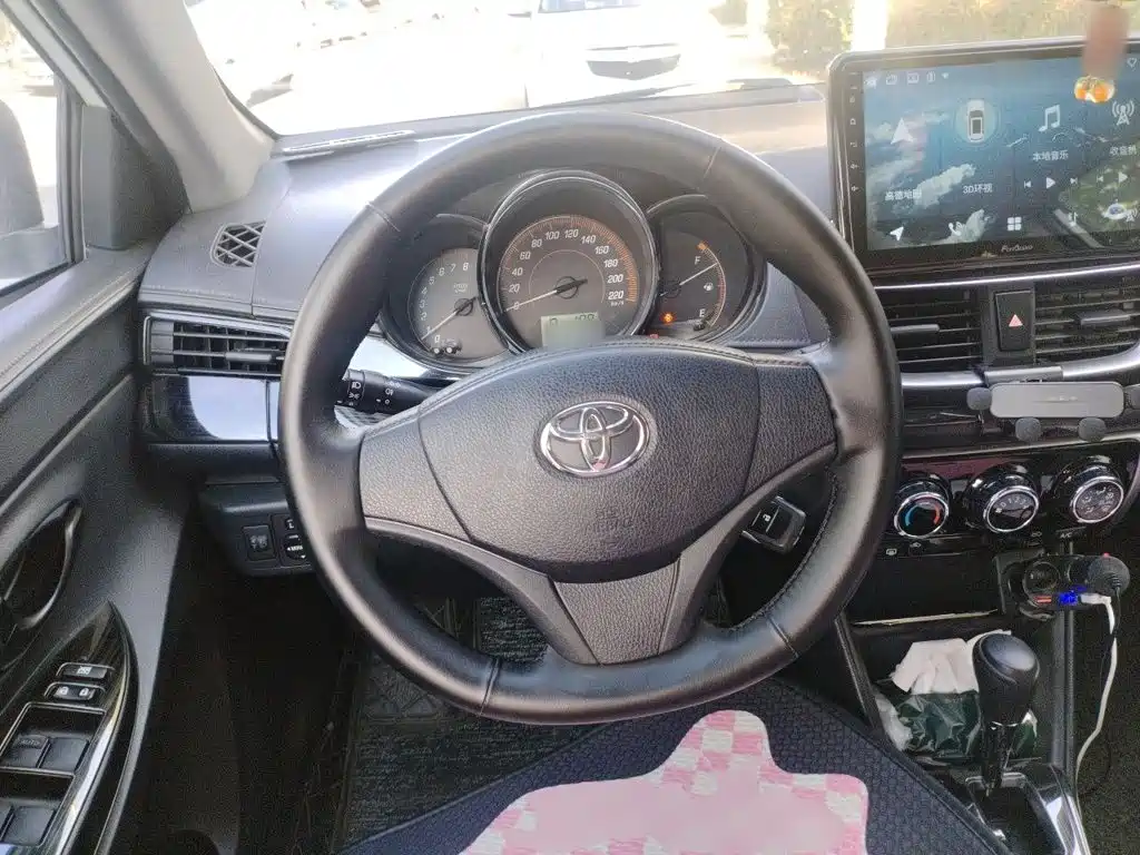 Toyota Yaris L — миниатюра 6