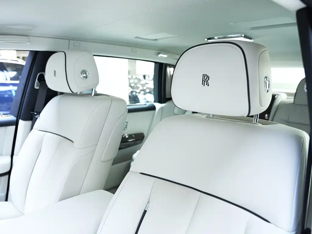 Rolls-Royce Phantom — миниатюра 10