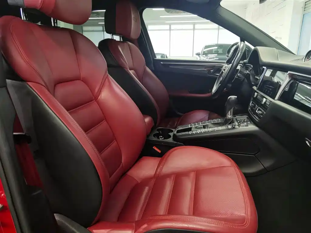Porsche Macan — миниатюра 10