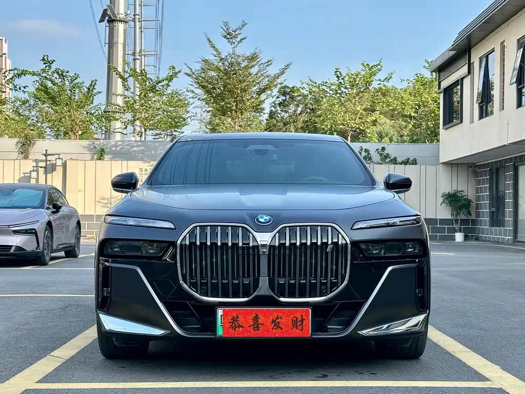 BMW i7 — миниатюра 2