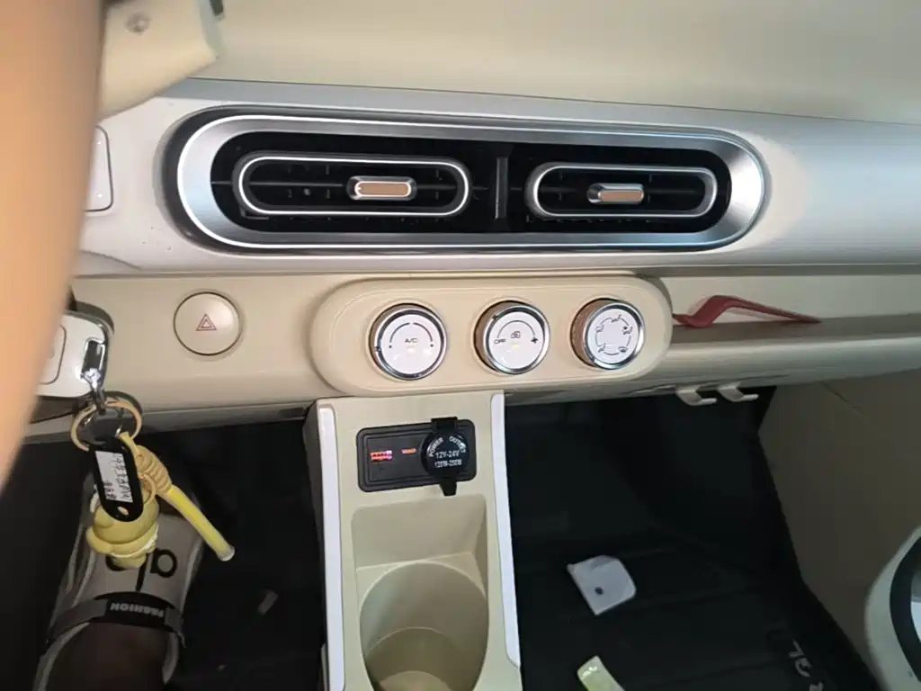 Wuling MINIEV — миниатюра 13