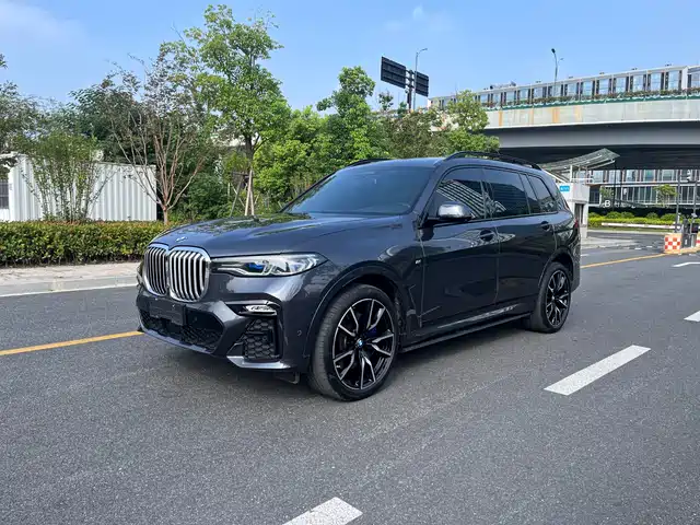 BMW  X7 2020