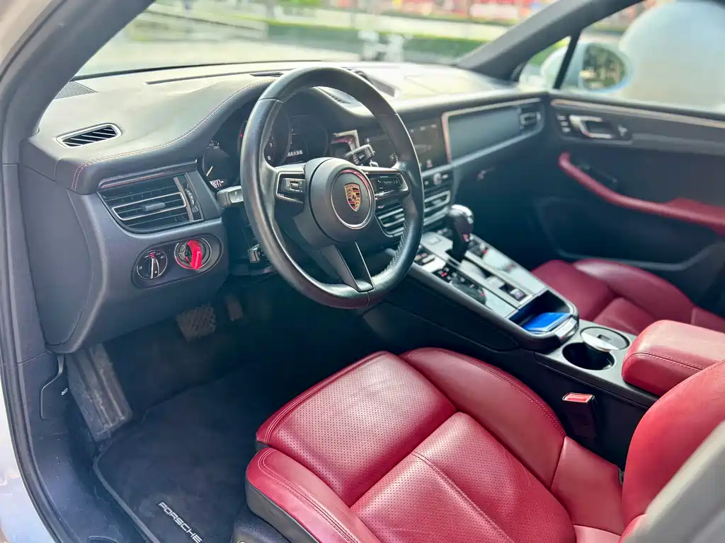 Porsche Macan — миниатюра 11
