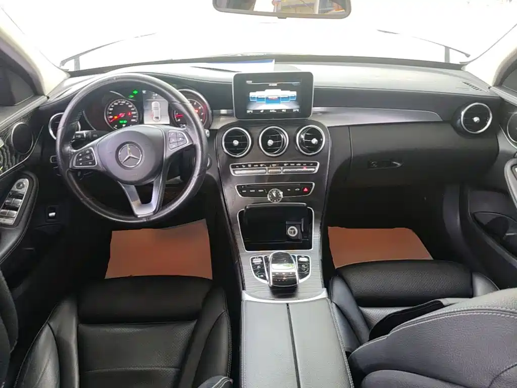 Mercedes-Benz C-Class — миниатюра 10