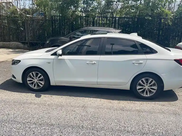 Buick Excelle — миниатюра 6