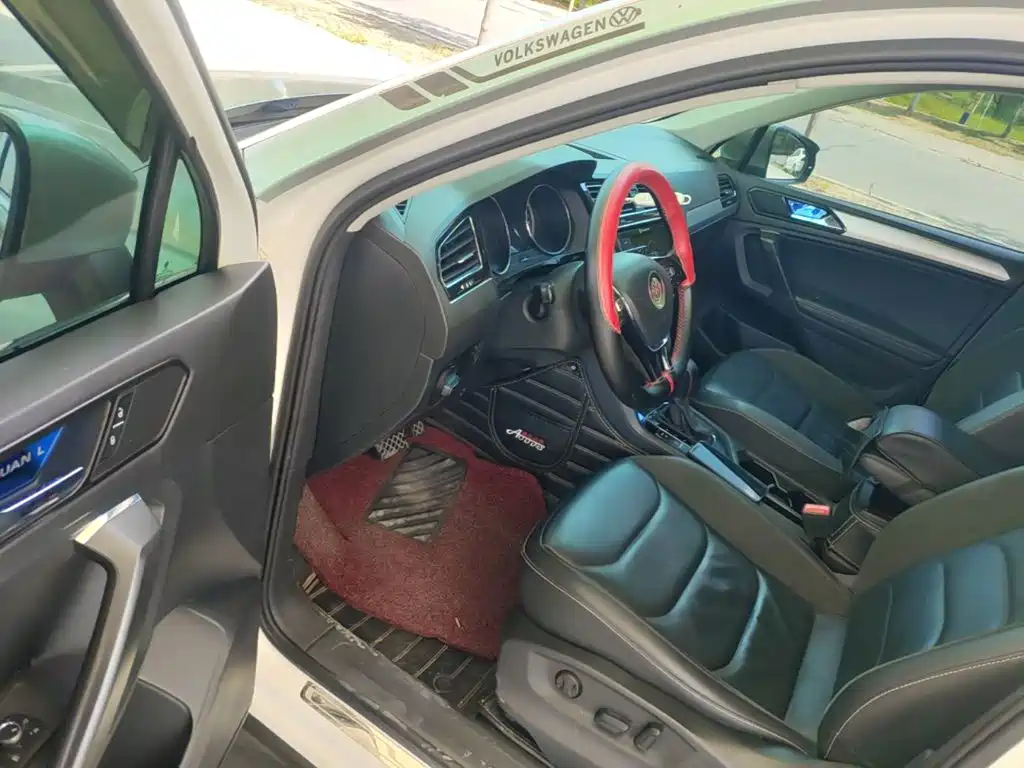 Volkswagen Tiguan L — миниатюра 16