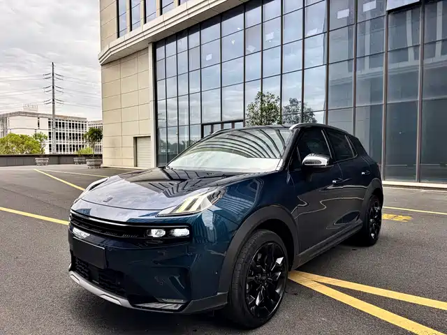 2021 Lynk & Co 06