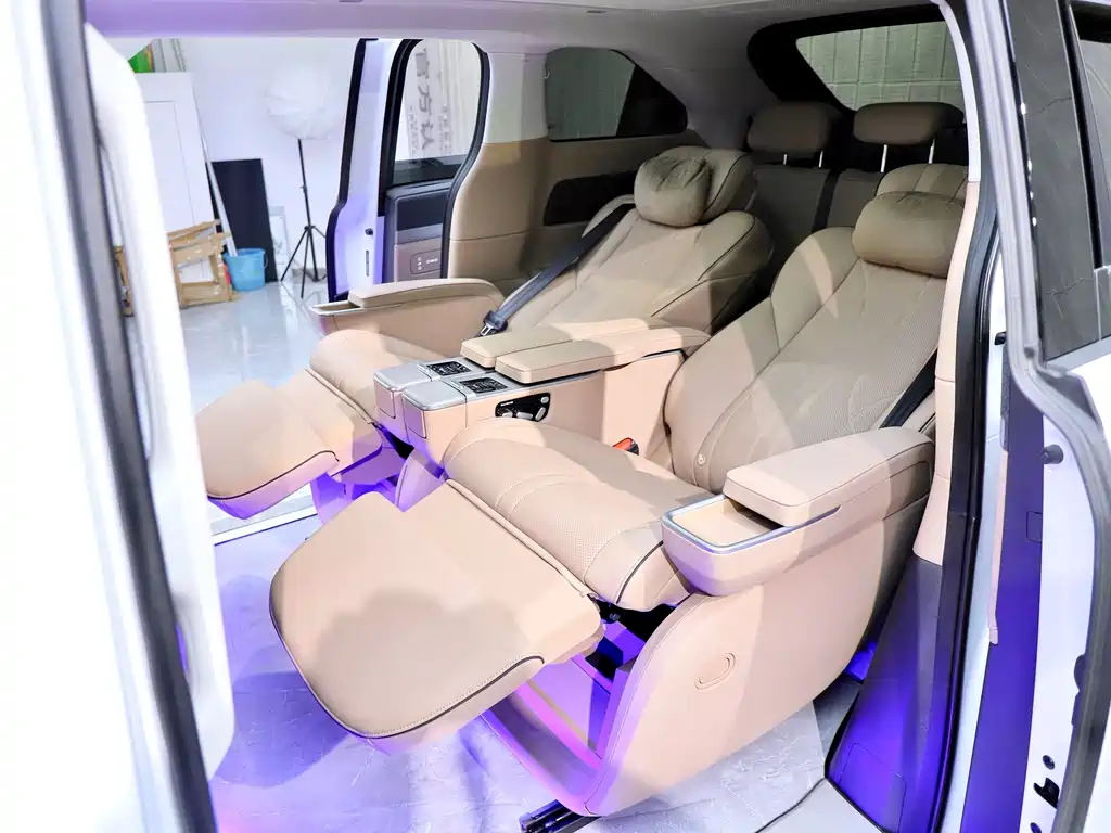 XPeng X9 — миниатюра 25