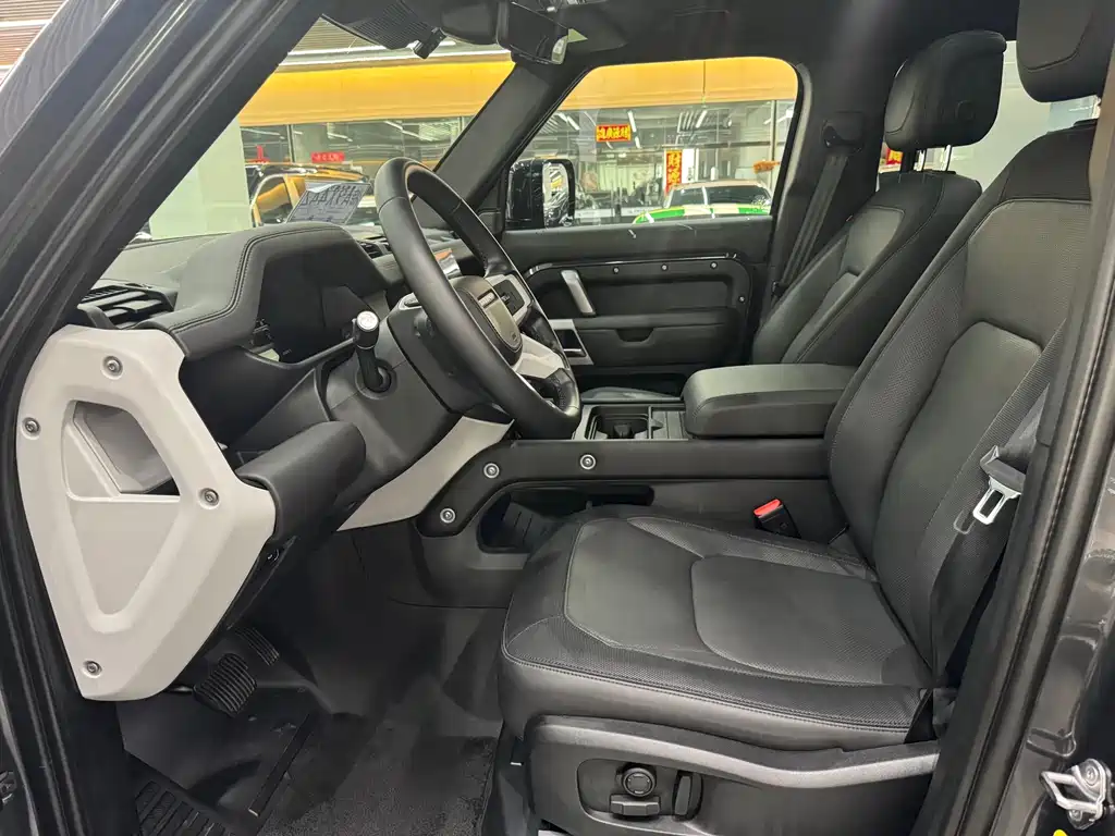 Land Rover Defender — миниатюра 7
