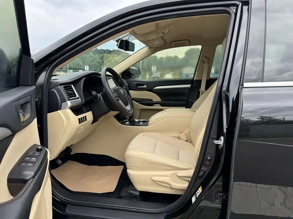 Toyota Highlander 2018 2.0T Elite 7 мест V