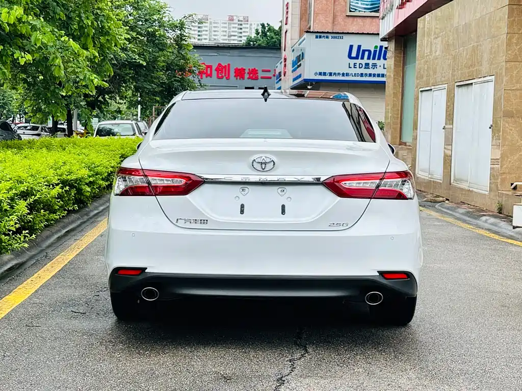 Toyota Camry 2021 2.5G Luxury