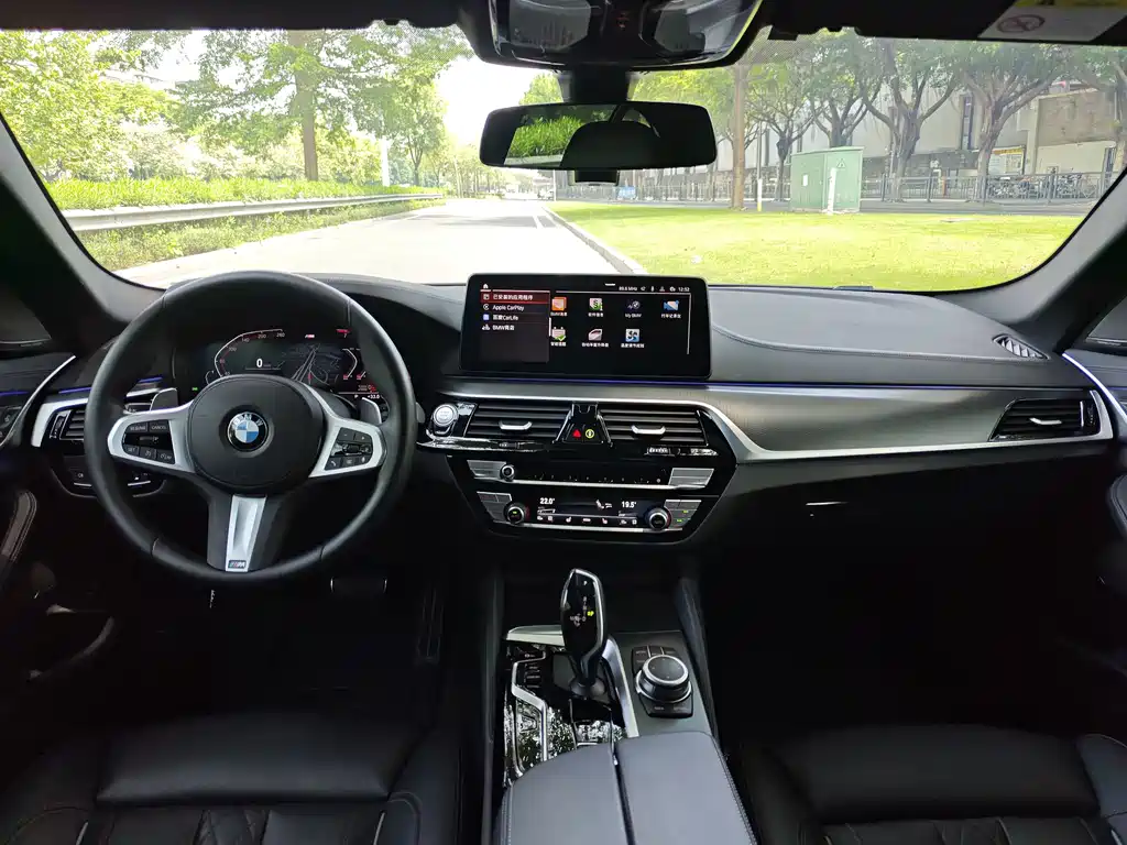 BMW 5 Series (Import) — миниатюра 11