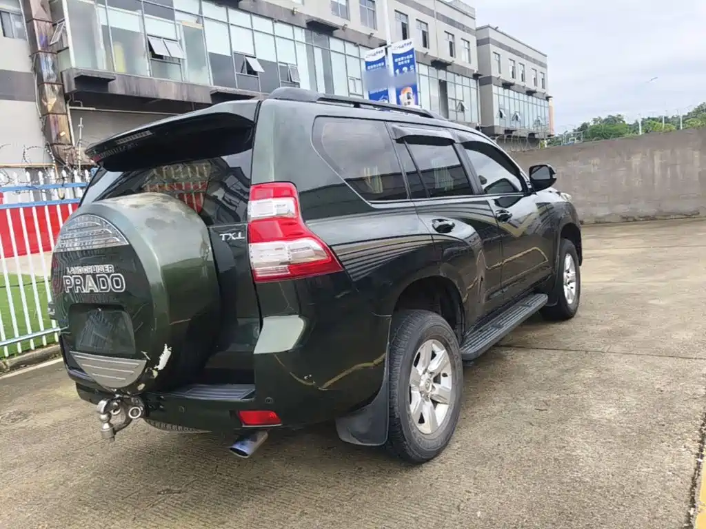Toyota Land Cruiser Prado 2016 2.7L AT Standard