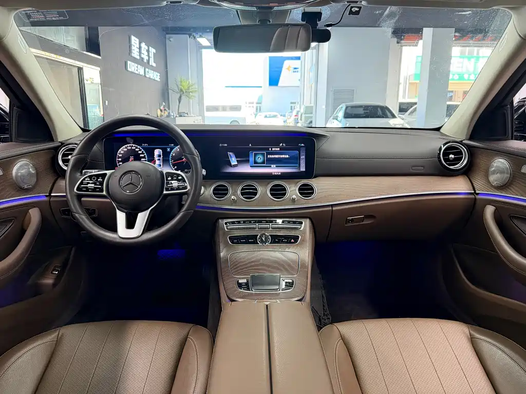 Mercedes-Benz E-Class — миниатюра 6