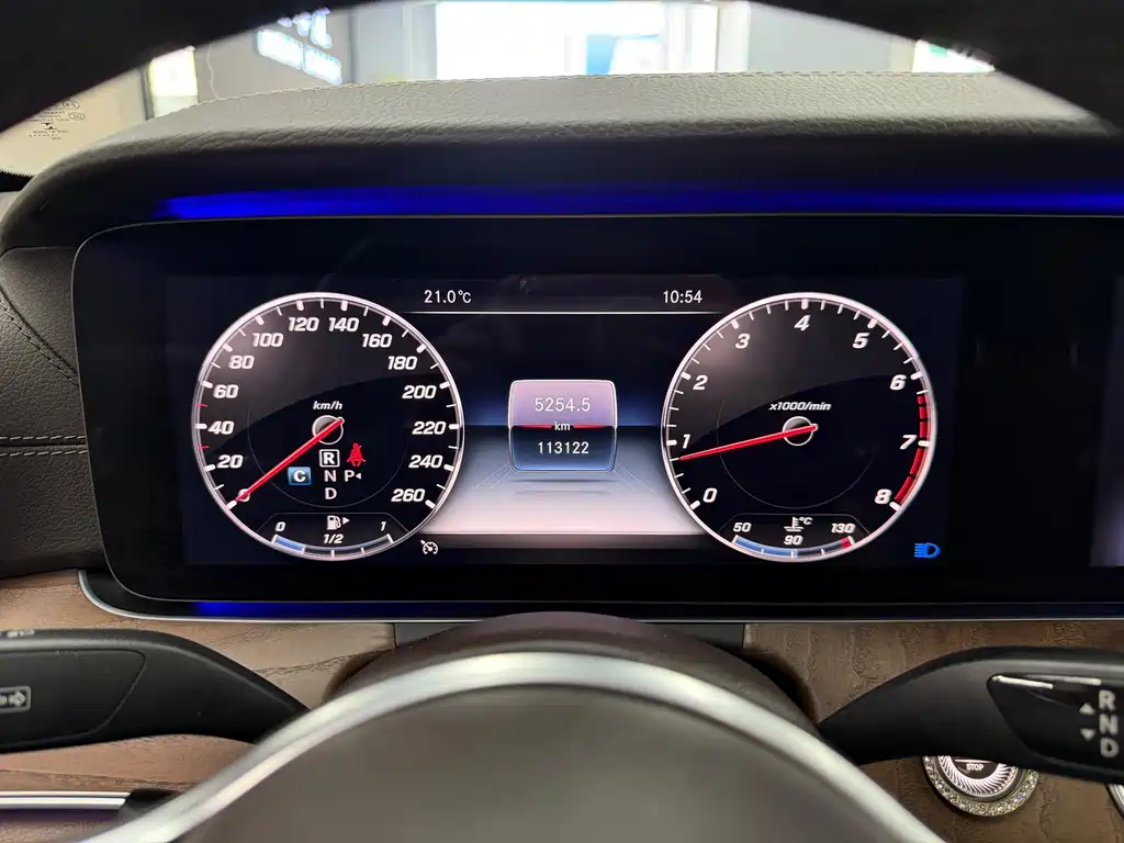 Mercedes-Benz E-Class — миниатюра 15