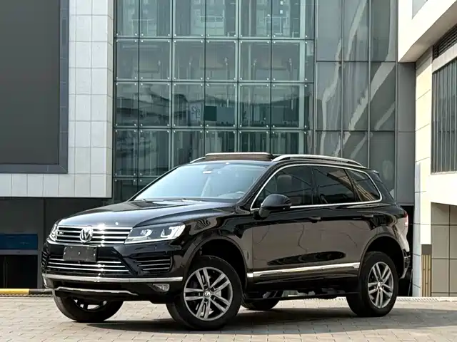 VOLKSWAGEN TOUAREG