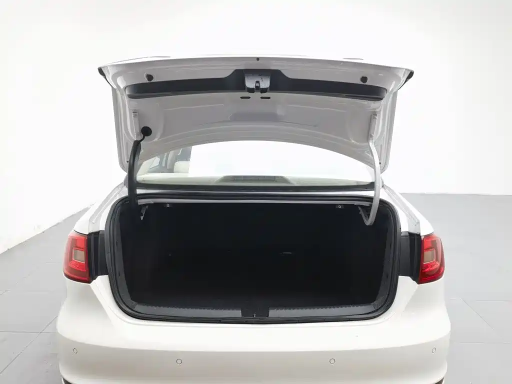 Volkswagen Sagitar — миниатюра 16