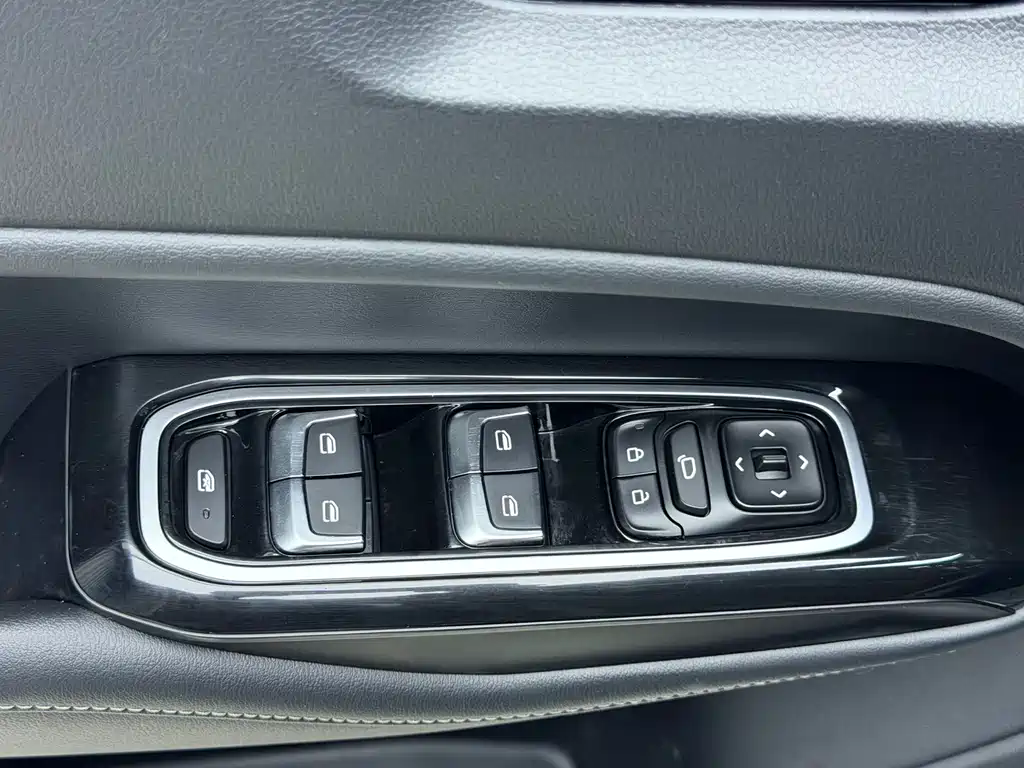 Wuling Victory — миниатюра 7