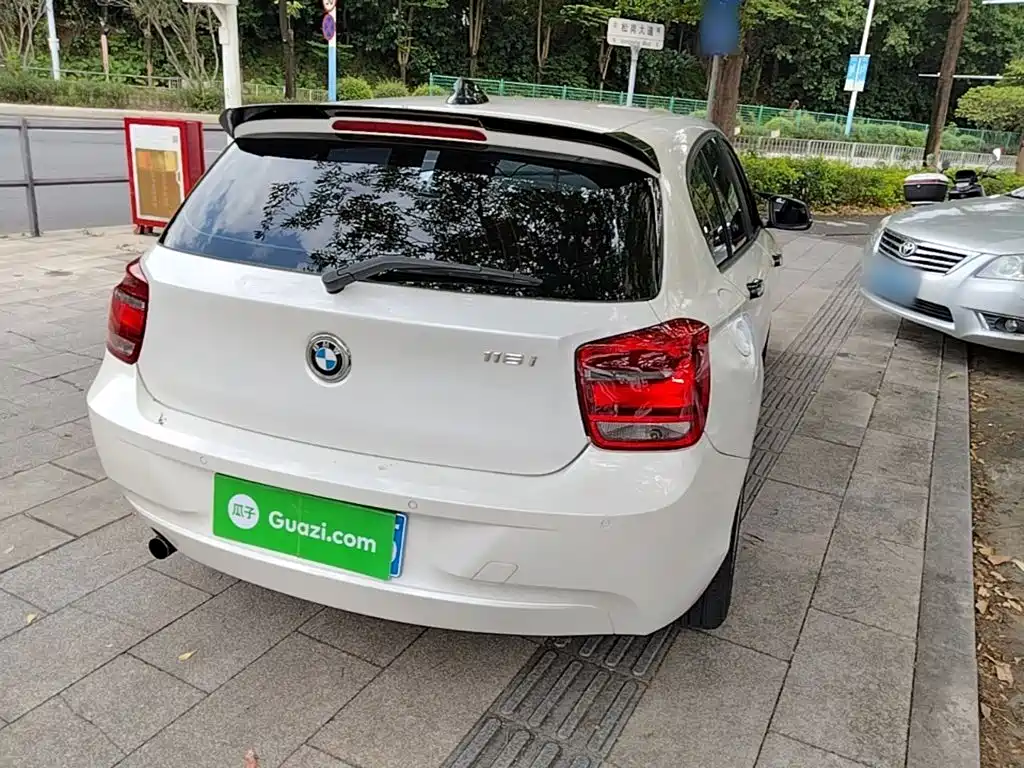 BMW 1 Series (Import) — миниатюра 7