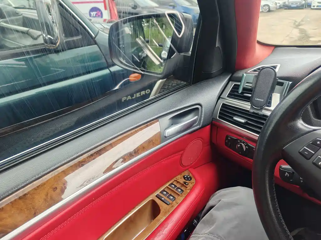 BMW X5 (Import) — миниатюра 17