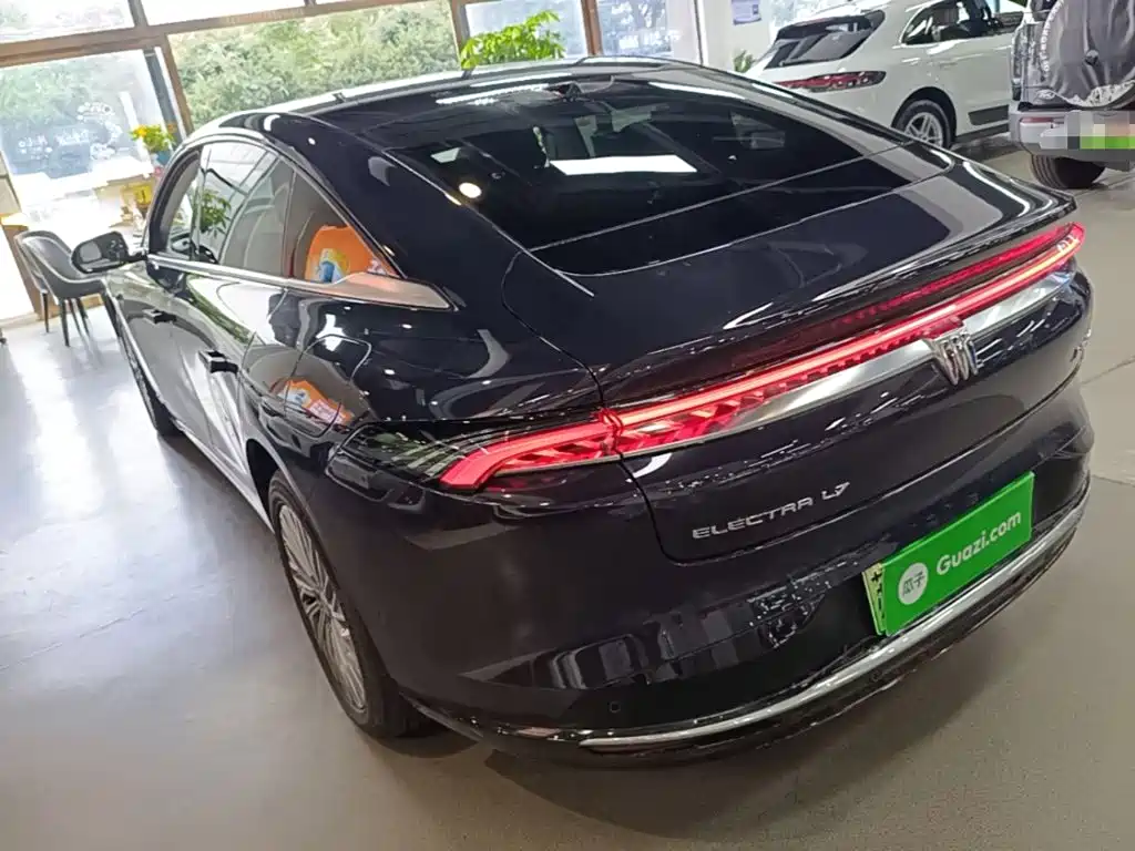 Buick Electra L7 — миниатюра 5