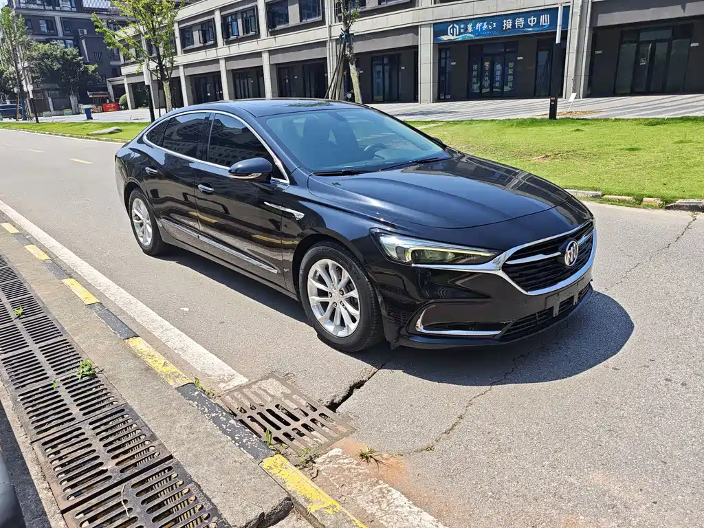 Buick LaCrosse — миниатюра 2